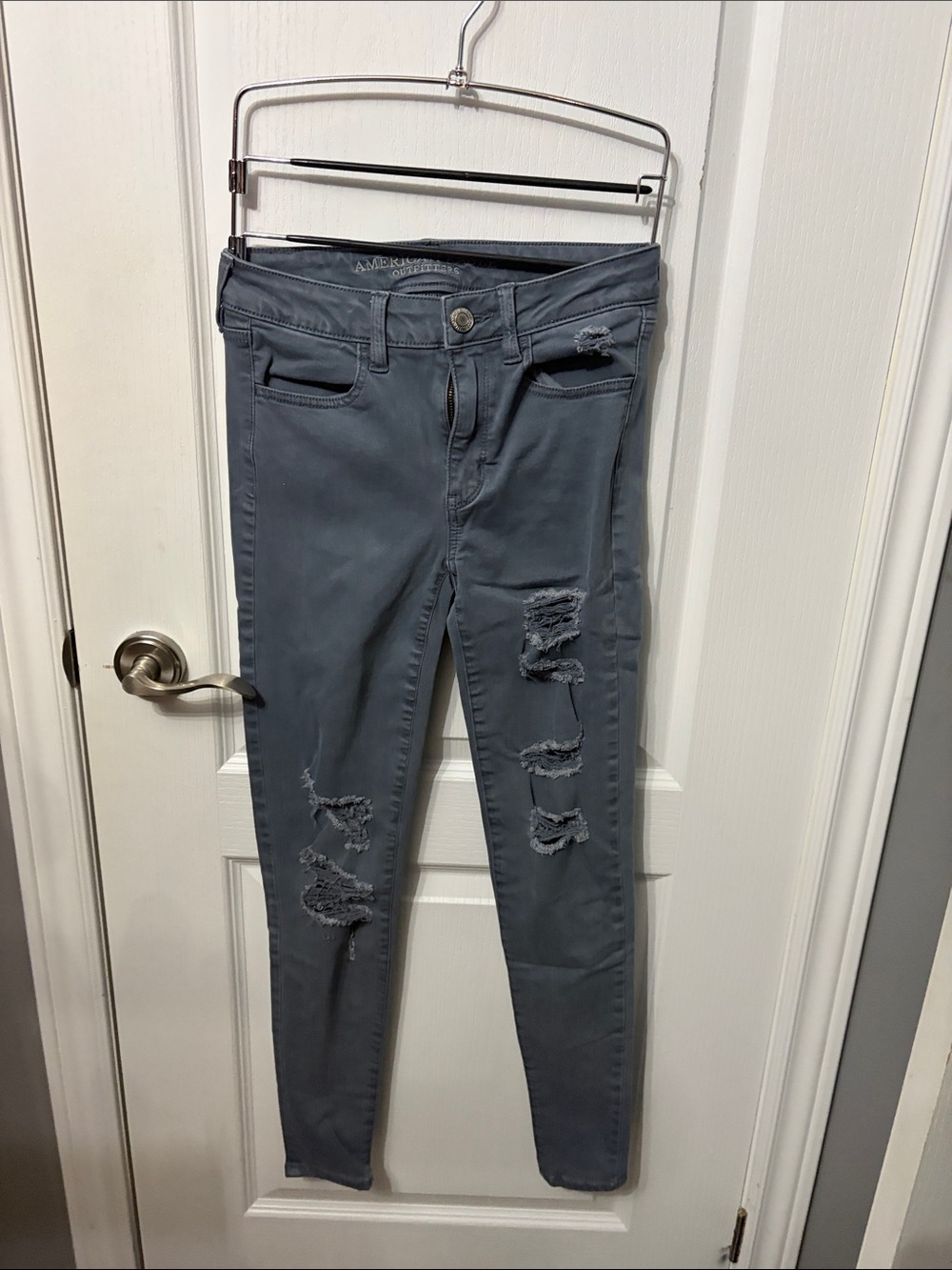 American Eagle Outfitters Grey super stretch Ripped Skinny Jeans
